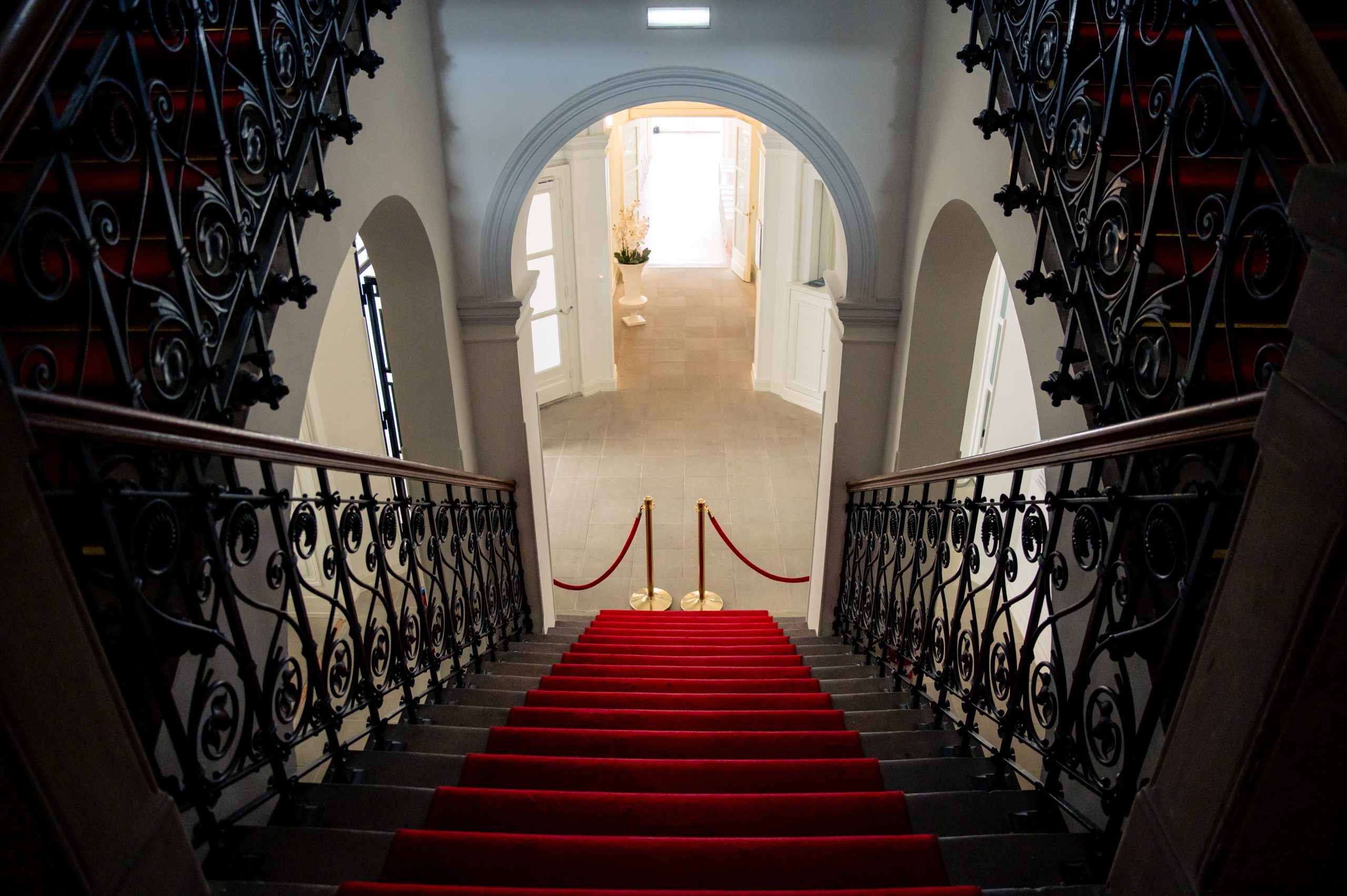 vue extérieure vill quai sturm eglise saint pierre le jeune